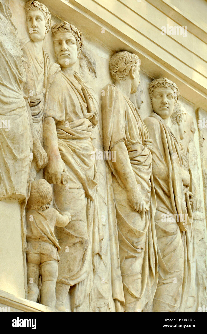 Relief Fries Prozession, herrschenden Familie, Senatoren, Frieden Altar Ara Pacis Augustae, Nordseite, Rom, Latium, Italien, Europa Stockfoto