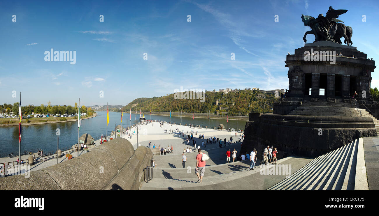 Reiterstandbild von Kaiser Wilhelm am Zusammenfluss von Rhein und Mosel, Deutsches Eck Landzunge, Koblenz Stockfoto