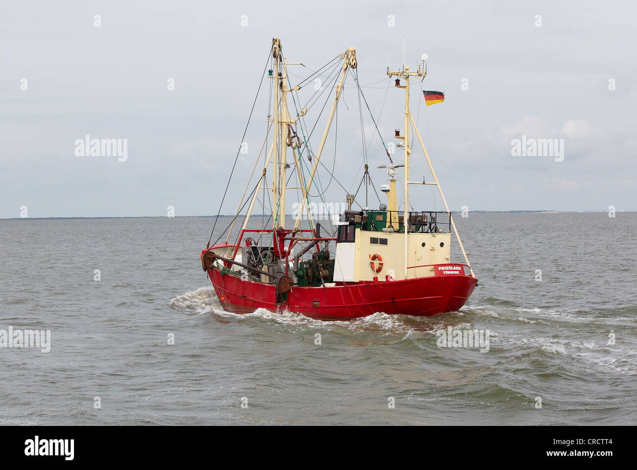Trawler, Nordsee in der Nähe von Spiekeroog, Niedersachsen, Deutschland, Europa Stockfoto