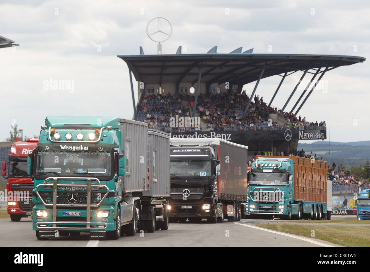 Parade der Oldtimer LKW an der Truck-Grand-Prix, Nürburgring Rennstrecke, Rheinland-Pfalz, Deutschland, Europa Stockfoto
