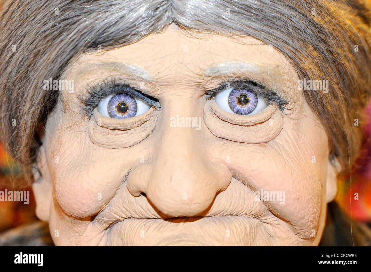 Kunststoffhässliche Gesicht einer älteren Frau Stockfotografie Alamy
