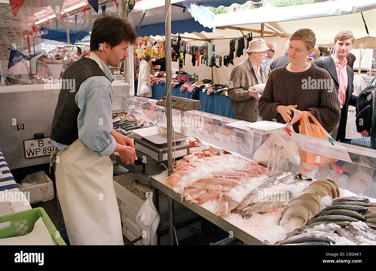 Fischhaendler, Wochenmarkt, Winterfeldtplatz Stockfoto