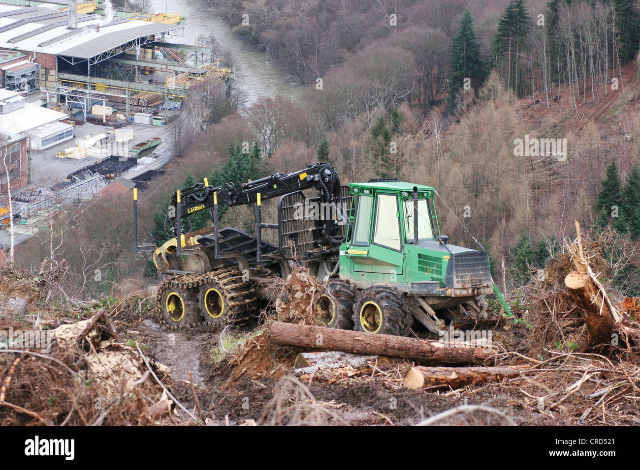 Mahdrescher In Einem Wald Nach Beschadigung Durch Sturm Kyrill