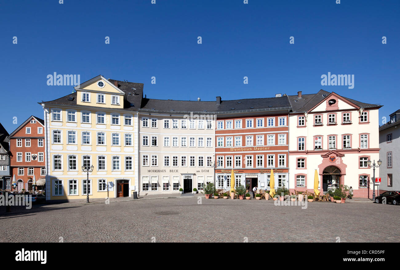 Gewerbliche Gebäude am Domplatz, Domplatz, Wetzlar, Hessen, Deutschland, Europa, PublicGround Stockfoto