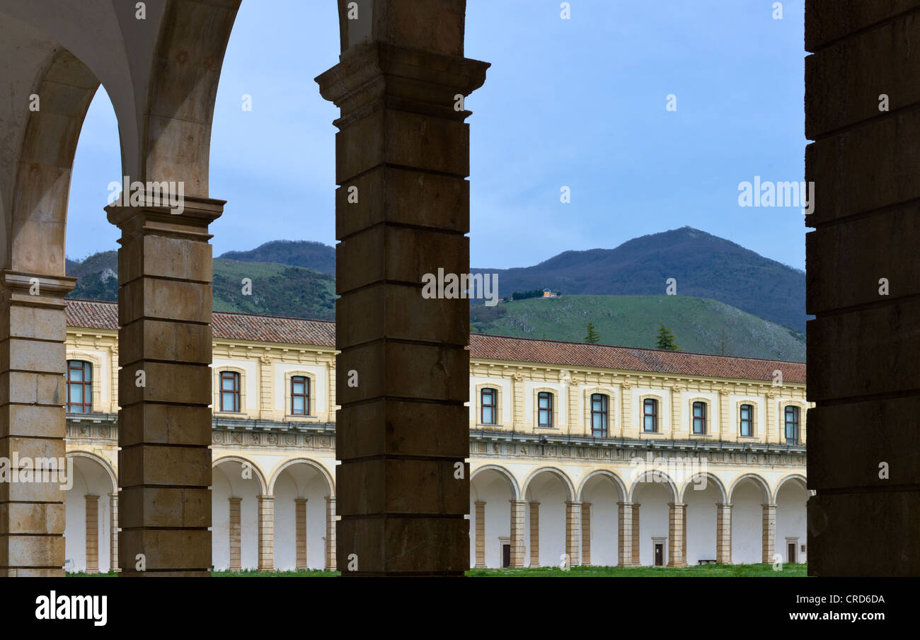 Europa Italien, Campania Cilento, Padula, die Certosa von großen Kreuzgang von San Lorenzo Stockfoto