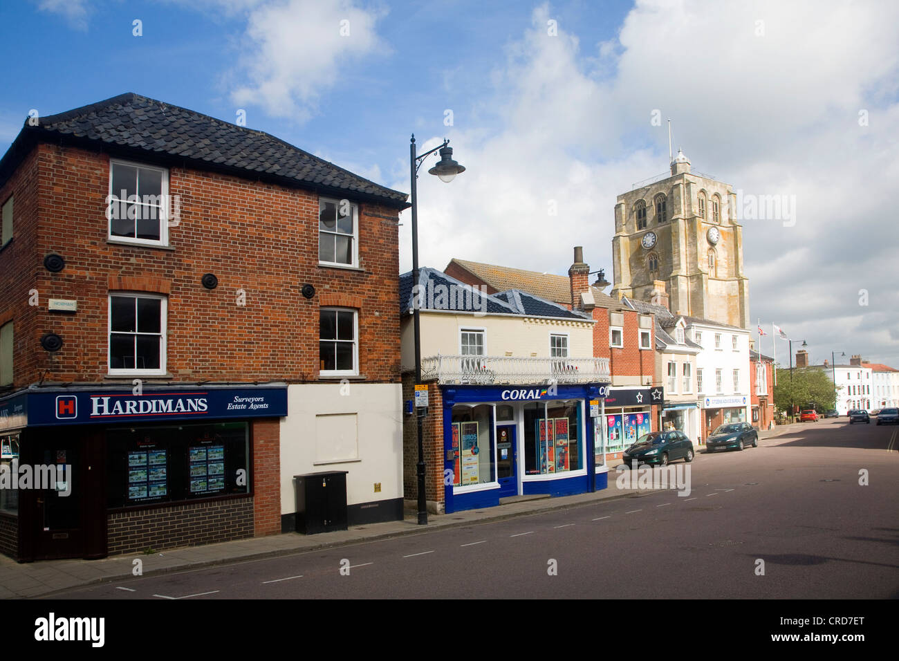 Der Glockenturm Ortszentrum Geschäfte, Beccles, Suffolk, England Stockfoto