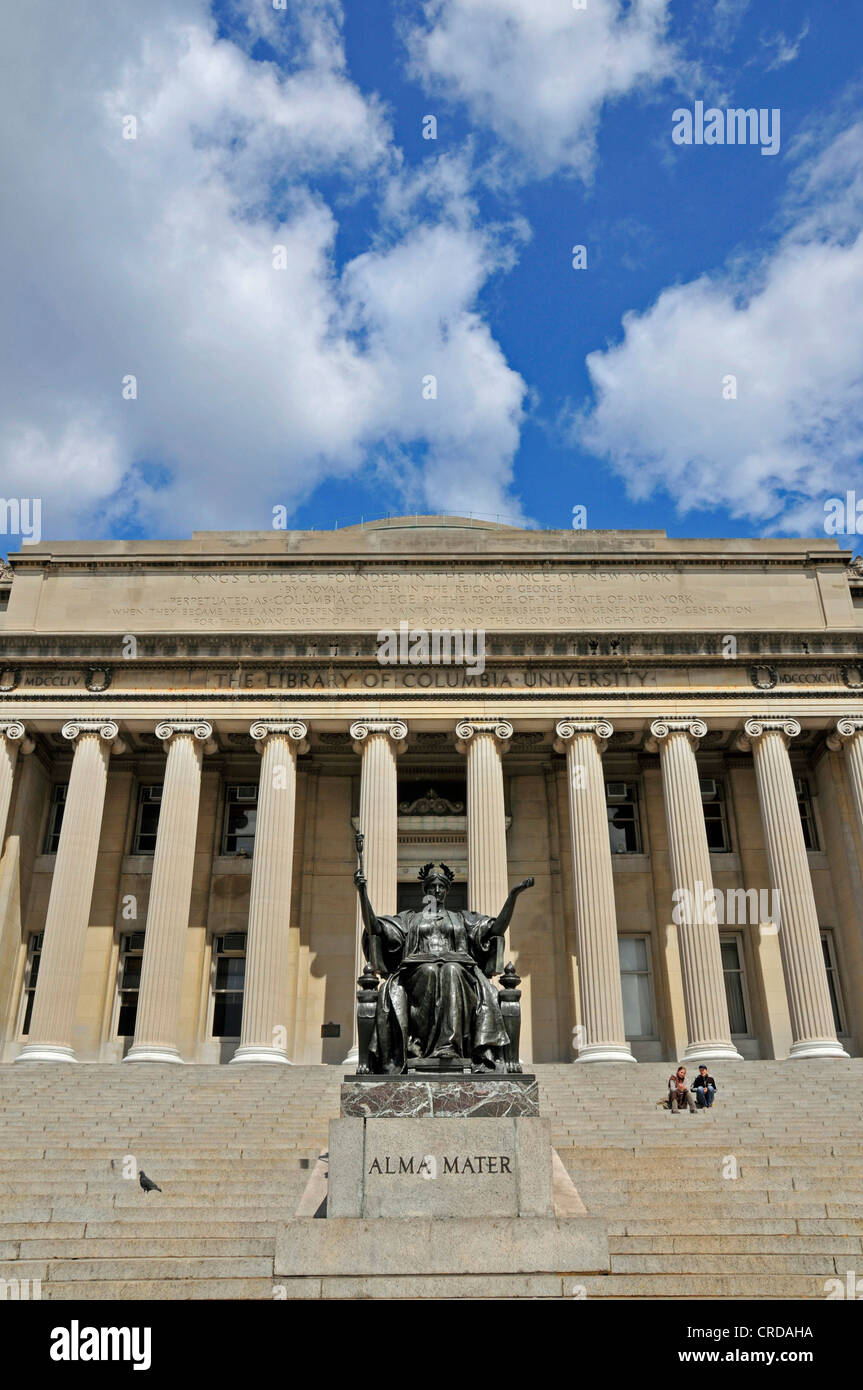 Alma Mater-Statue vor der niedrigen Bibliothek von Columbia Bedarf, USA, New York City, Manhattan Stockfoto