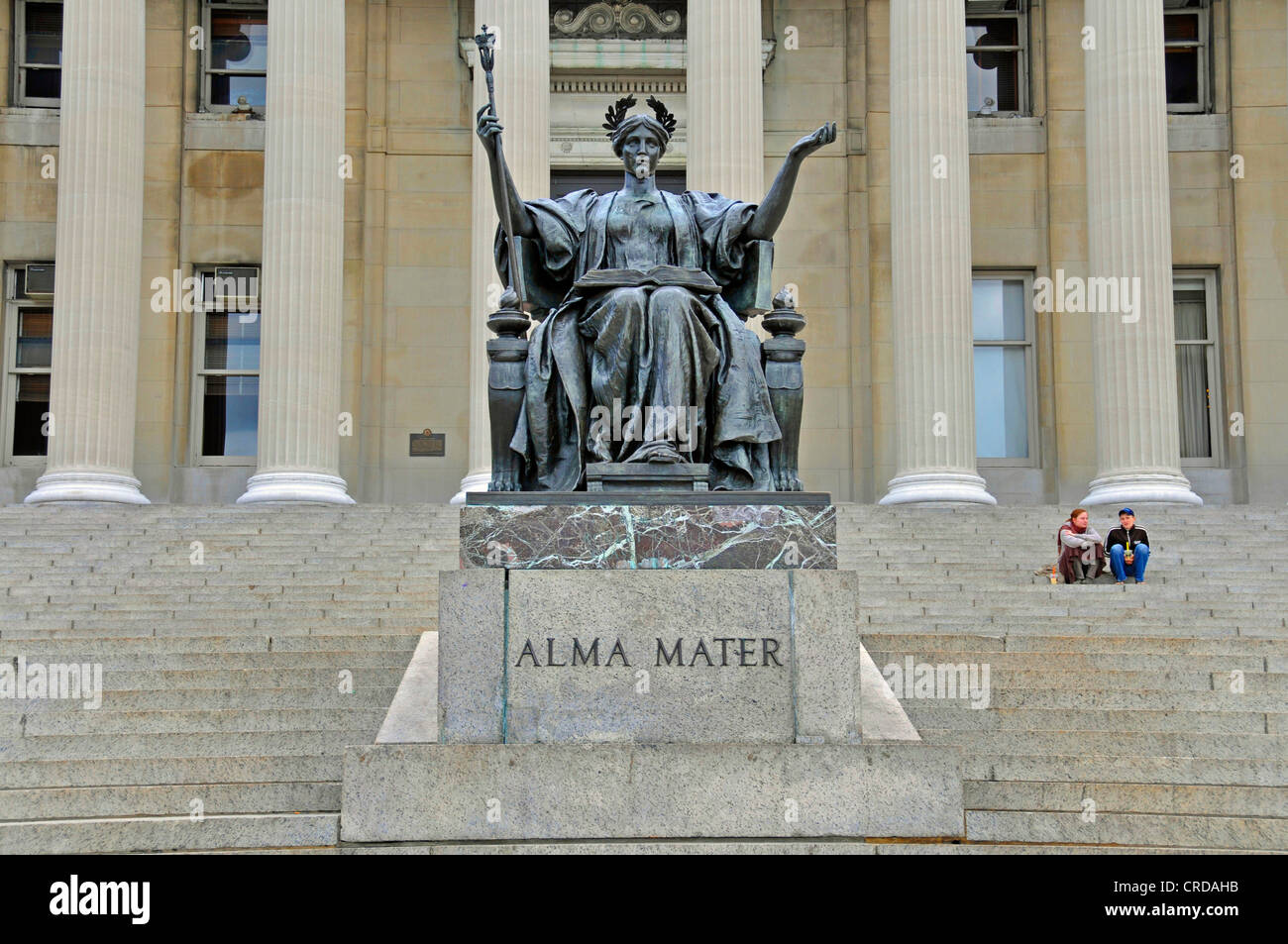 Alma Mater-Statue vor der niedrigen Bibliothek von Columbia Bedarf, USA, New York City, Manhattan Stockfoto