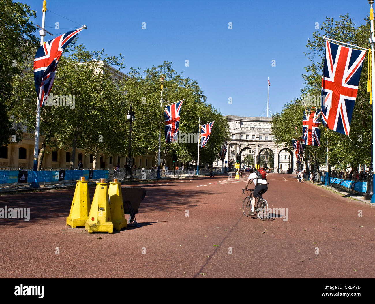 Blick entlang der Mall in Richtung Admiralty Arch London England Europa Stockfoto