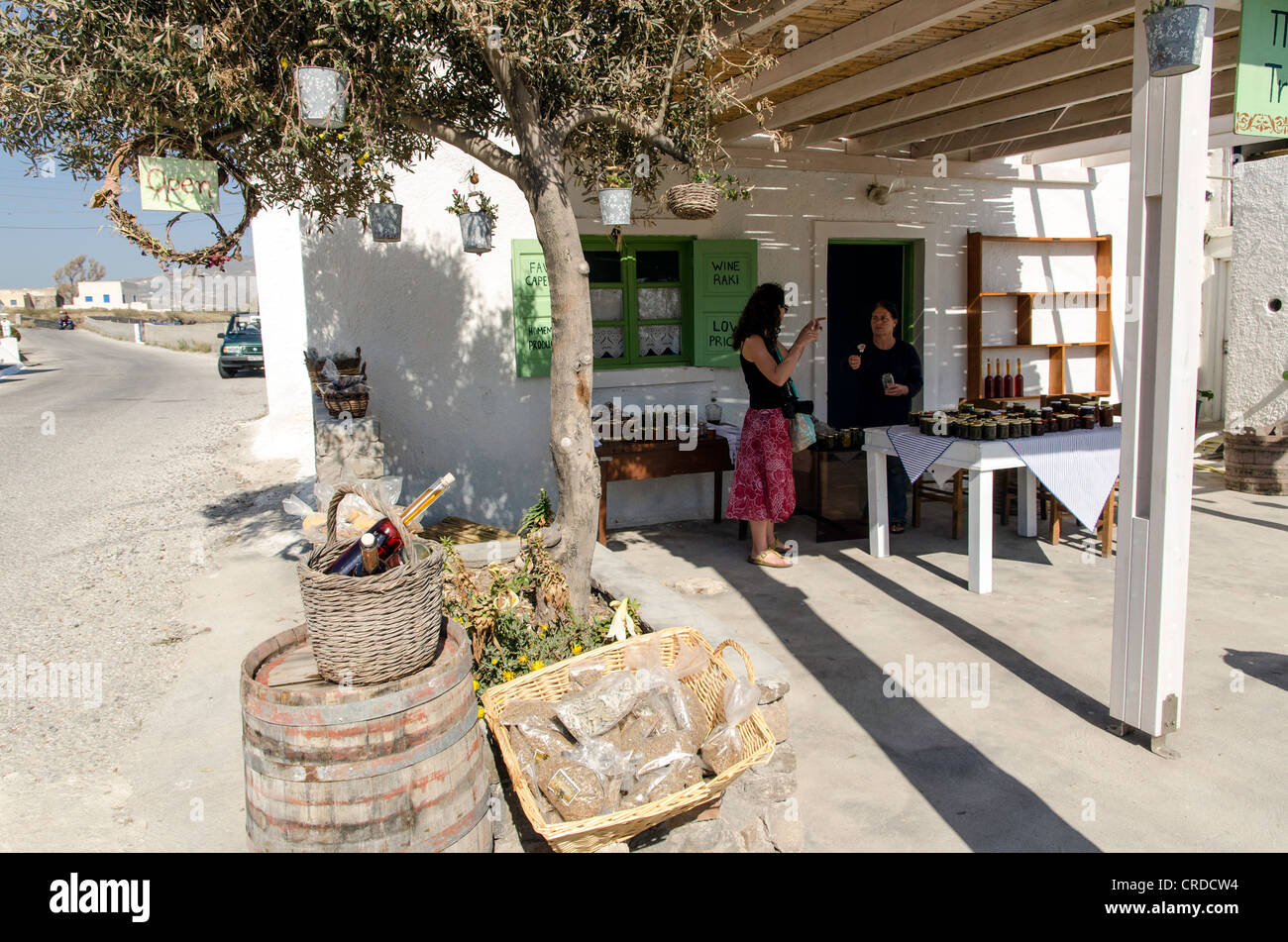 Straße Lebensmittelmarkt Santorini Kykladen griechische Inseln Griechenland Europa Stockfoto