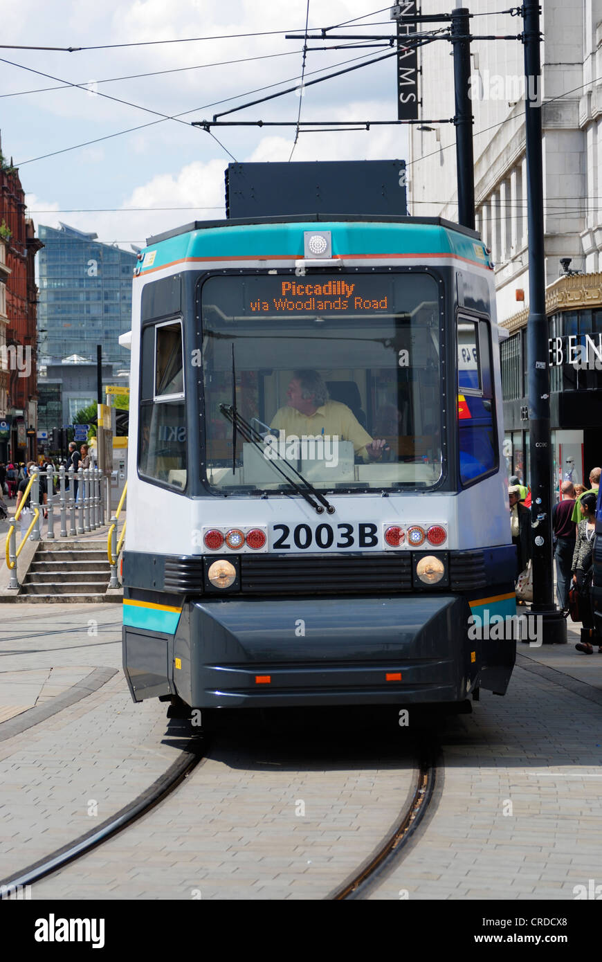 Metrolink Straßenbahn in Piccadilly, Manchester. Stockfoto