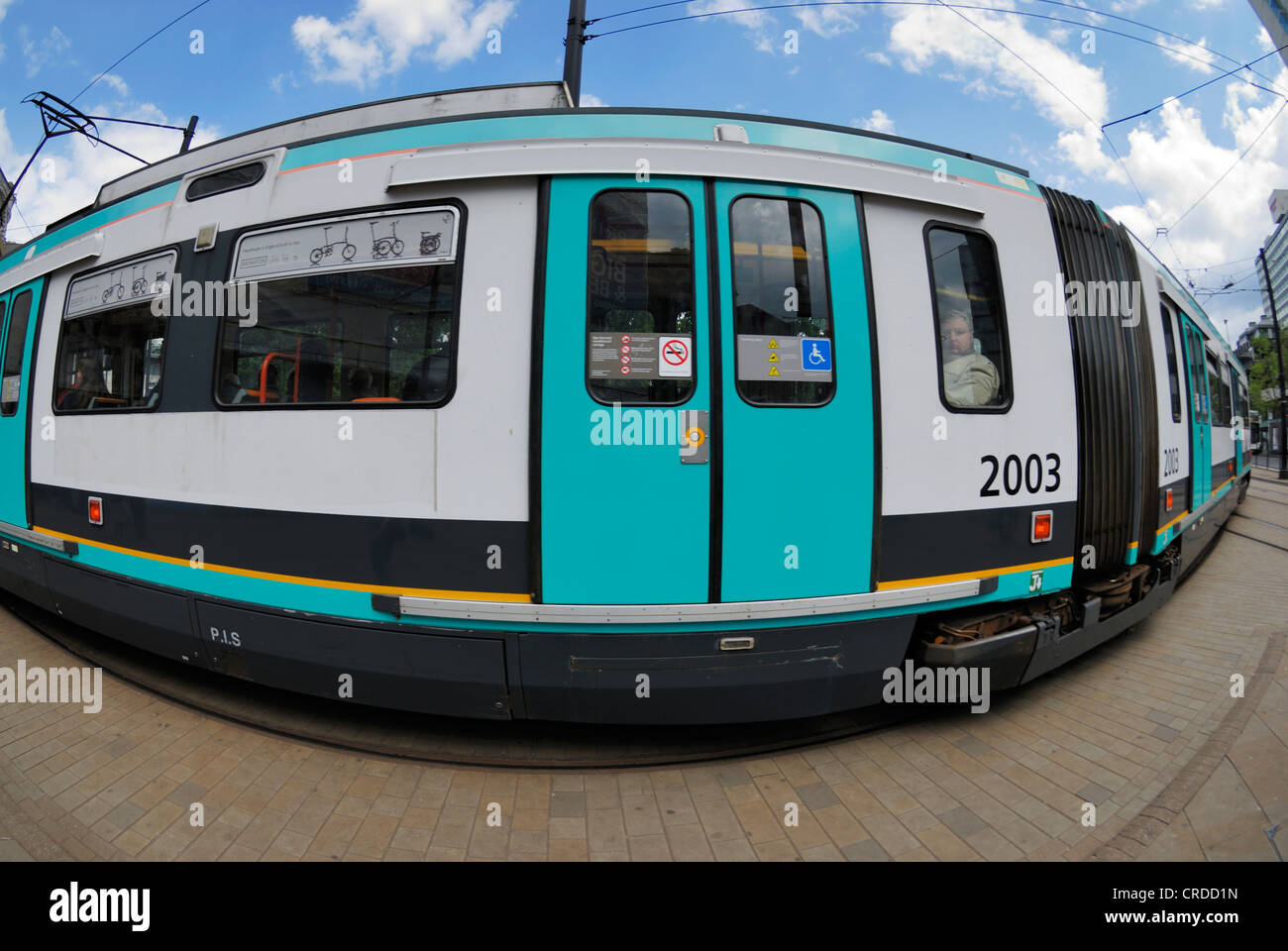 Metrolink Straßenbahn in Piccadilly, Manchester. Stockfoto