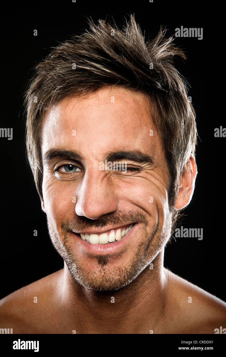 Zwinkern Mit Einem Auge Bedeutung Mann Winkinger symbole -Fotos und -Bildmaterial in hoher Auflösung – Alamy