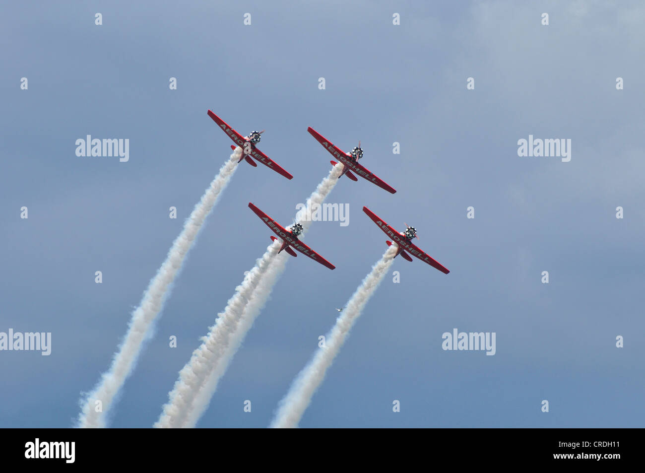 Stunt-Flugzeuge mit Rauch Trails, Milwaukee, Wisconsin, USA, Amerika Stockfoto
