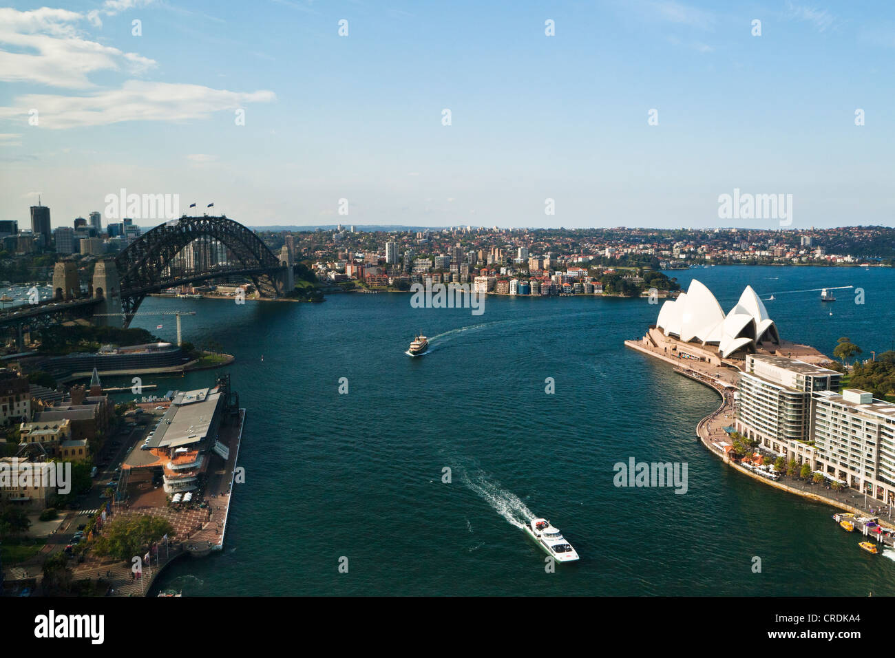 Sydney Cove mit dem Opera House und Sydney Harbour Bridge im Hafen, Sydney, New South Wales, Australien Stockfoto
