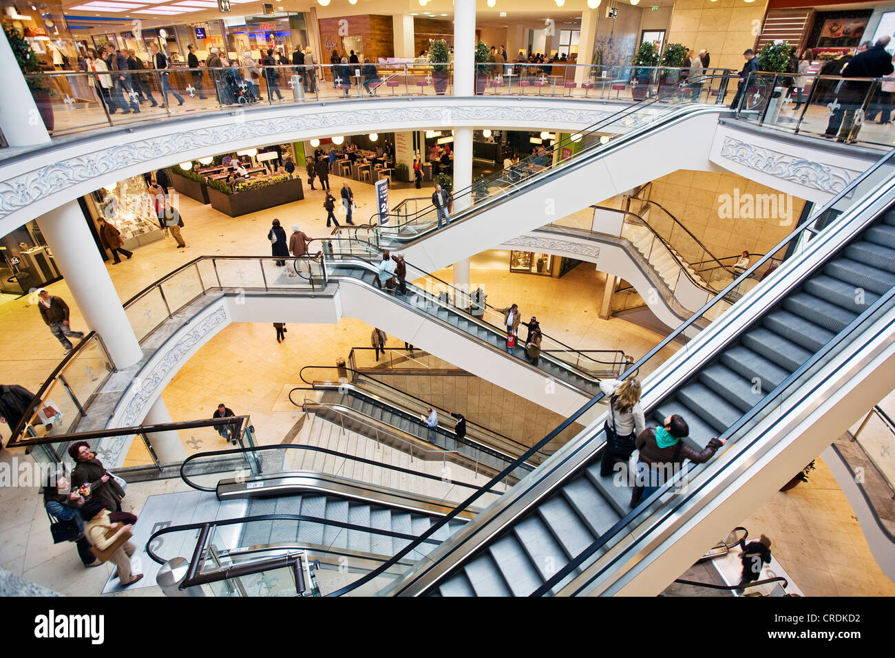 Innenansicht des Einkaufszentrums Limbecker Platz der Stadt, Essen,  Ruhrgebiet, Nordrhein-Westfalen, Deutschland Stockfotografie - Alamy