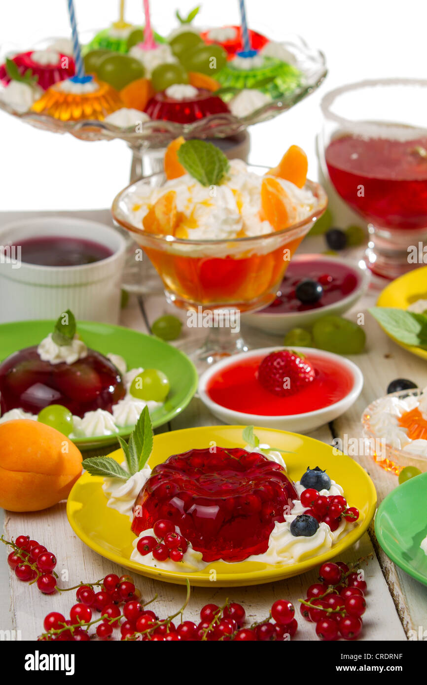 Verschiedene Arten von Desserts, die Marmelade und Obst Stockfoto