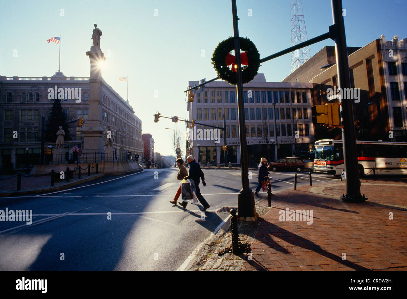 MENSCHEN KREUZUNG STRAßE AM PENN SQUARE LANCASTER, PA Stockfoto