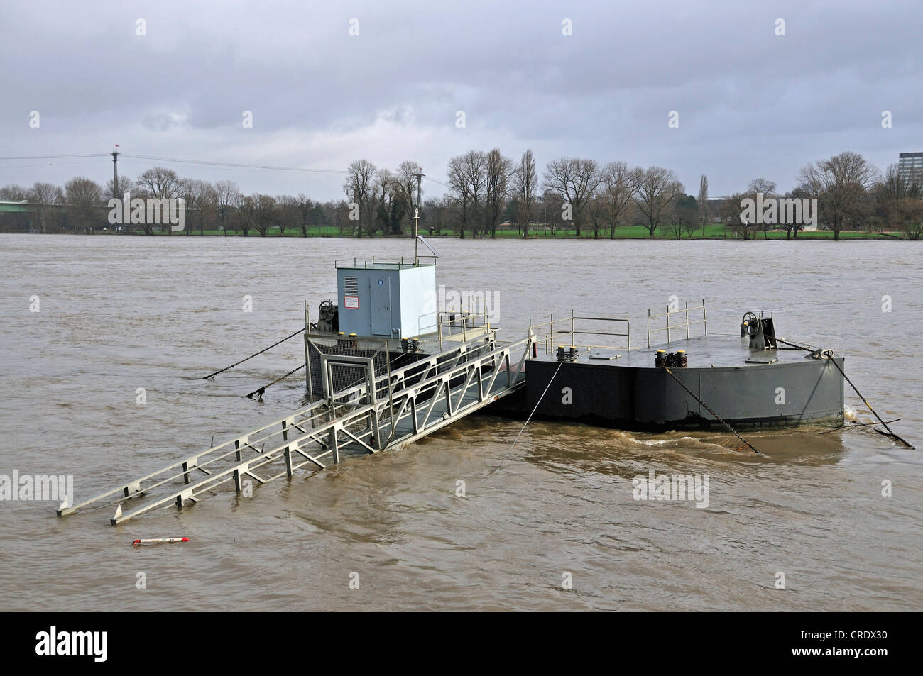 Rhein-Hochwasser, Pier, Versand, Köln, Nordrhein-Westfalen, Deutschland, Europa, PublicGround Stockfoto