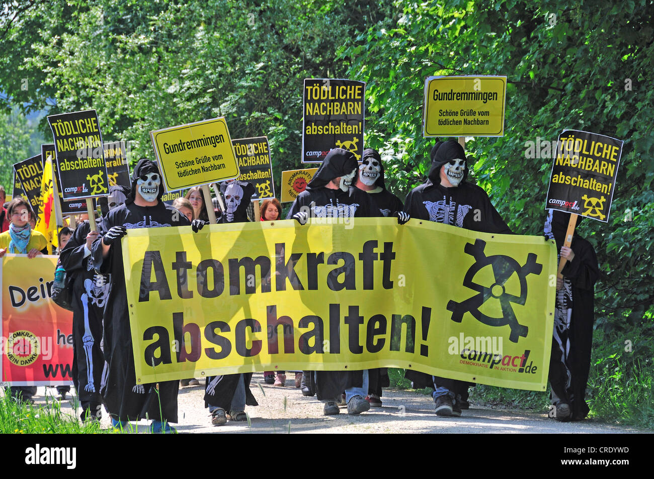Anti-Atomkraft-Demonstration am Kernkraftwerks Gundremmingen die mächtigsten deutschen ...