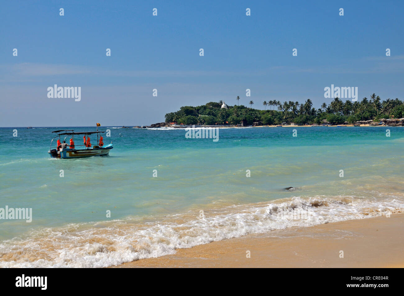 Unawatuna Strand, Wella Devale Dagoba am Rücken, Unawatuna, Sri Lanka, Ceylon, Südasien, Asien Stockfoto