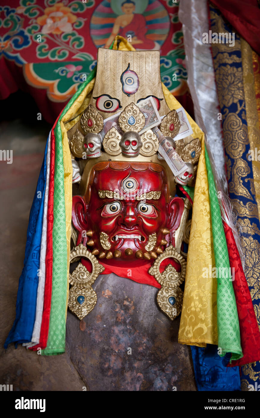Tibetischen Buddhismus, beängstigend rote Maske, Dämon, Eremitage, Yamalung Kloster in der Nähe von Samye, Himalaya Range, Zentral-Tibet, Ue-Tsang Stockfoto