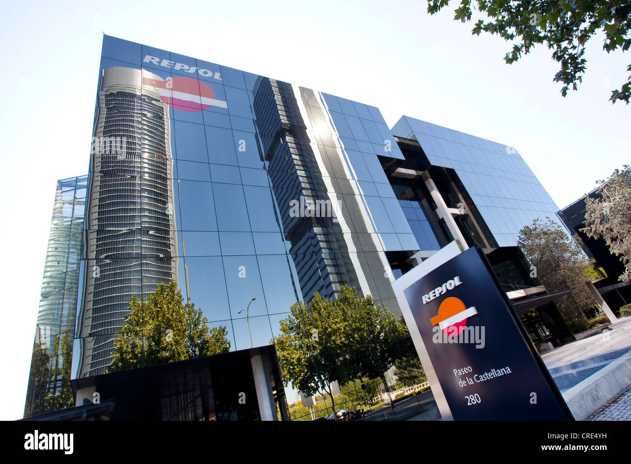 Hauptsitz der spanischen Ölgesellschaft Repsol, Madrid, Spanien, Europa Stockfoto