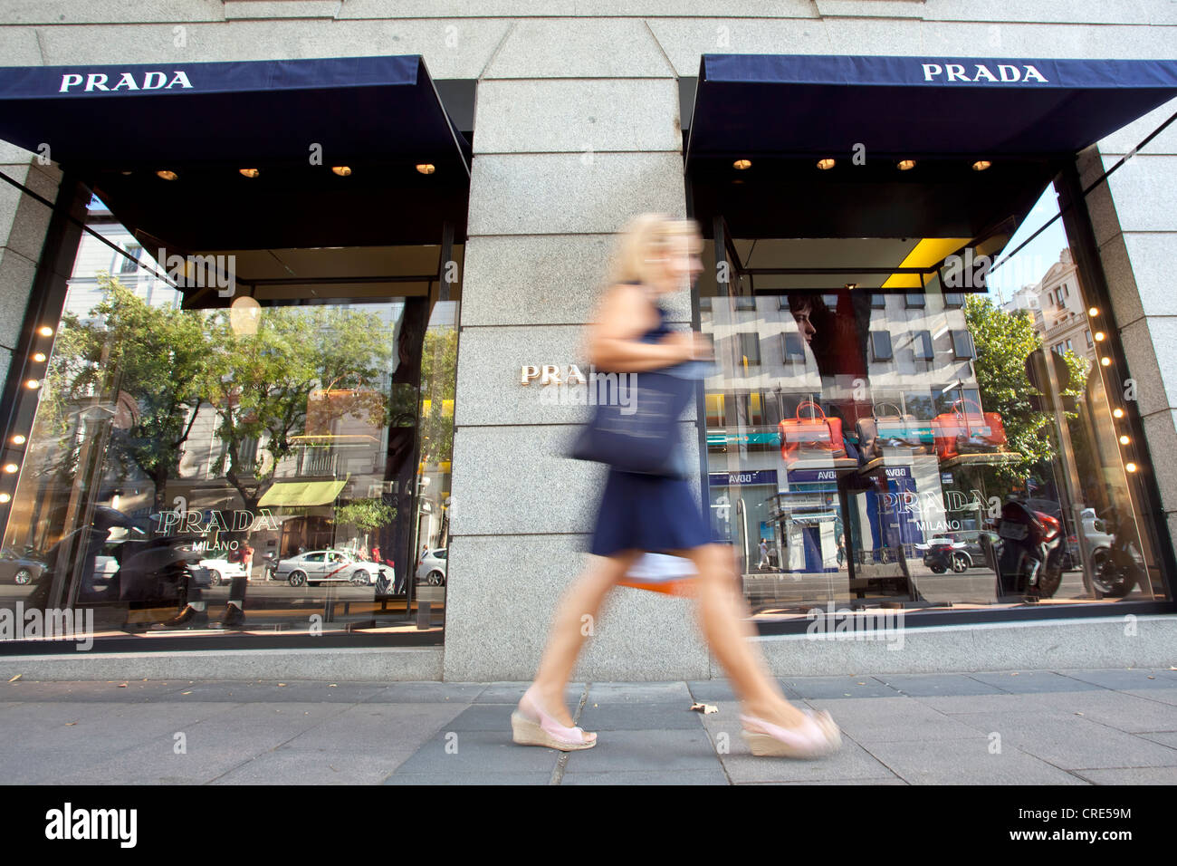 Niederlassung des italienischen Luxus-Lederwaren und Mode-Unternehmen Prada, in den Nobel-Einkaufsstraße Calle de Serrano in der Stockfoto