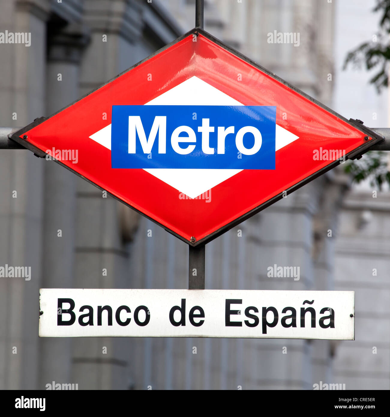 Melden Sie sich für die u-Bahnstation bei der Zentralbank von Spanien, Banco de Espana, Plaza De La Cibeles-Platz, Madrid, Spanien, Europa Stockfoto