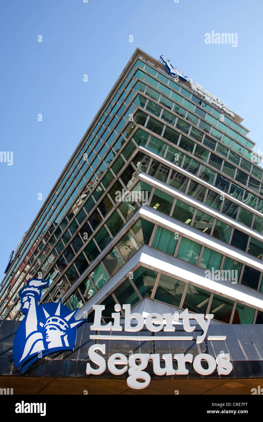 Hauptsitz von Liberty Seguros, einer Versicherungsgesellschaft, die Zugehörigkeit zu der American insurance Group, Liberty Mutual, in Lissabon Stockfoto Hauptsitz von Liberty Seguros, einer Versicherungsgesellschaft, die Zugehörigkeit zu der American insurance Group, Liberty Mutual, in Lissabon Stockfoto