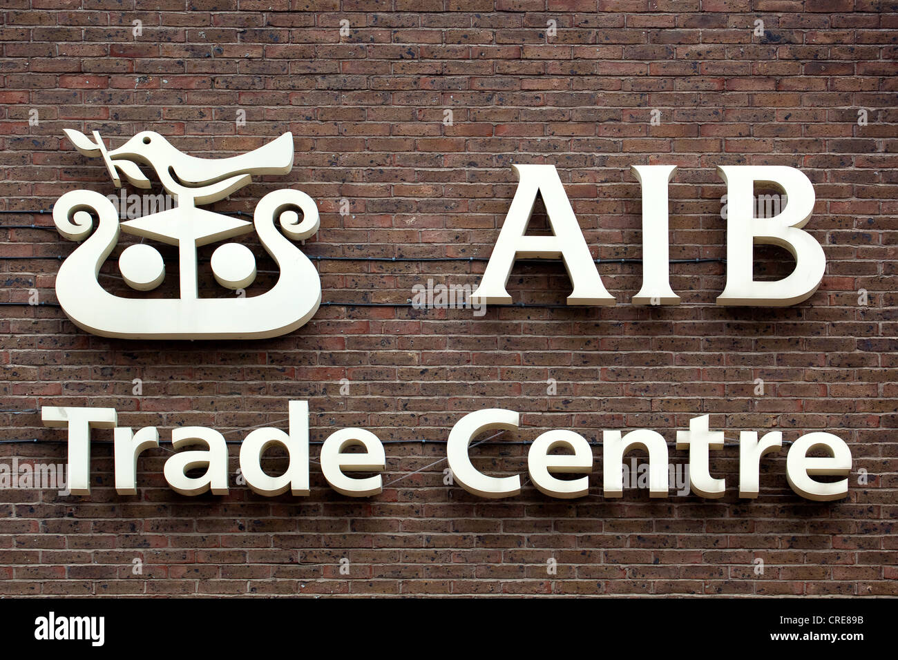Trade Centre am Sitz der Allied Irish Bank, AIB, auf den Fluss Liffey im Bankenviertel in Dublin, Irland Stockfoto