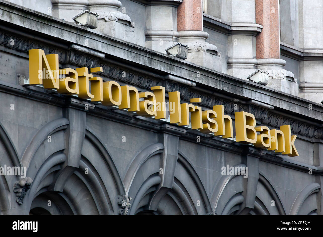 Schriftzug auf dem Gebäude der National Irish Bank, NIB, Dame Street, Dublin, Irland, Europa Stockfoto