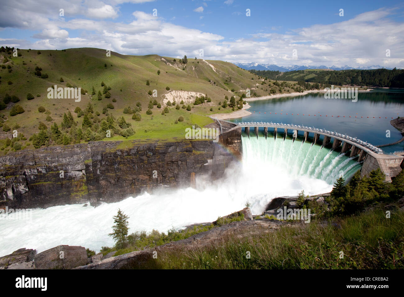 Alle Tore öffnen um Kerr Dam Flathead Lake Stockfoto