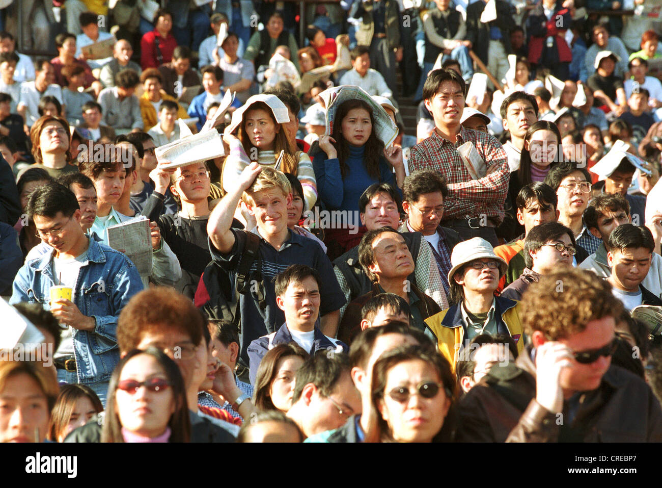 Zuschauer bei der Sha Tin Racecourse Hong Kong Stockfoto