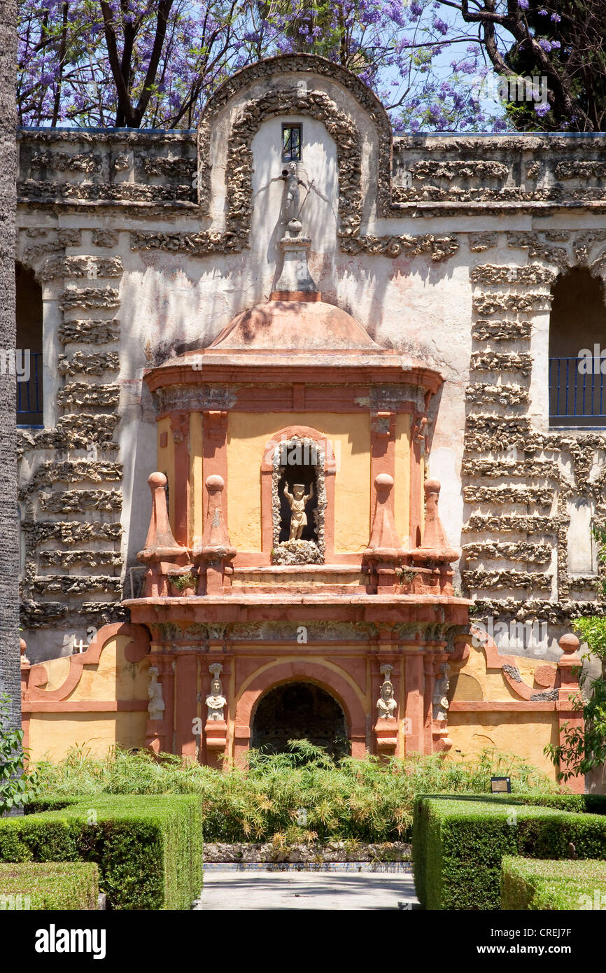 Gartenarchitektur in den Gärten des maurischen Königs Palast von Real Alcazar, UNESCO-Weltkulturerbe, Sevilla, Andalusien Stockfoto