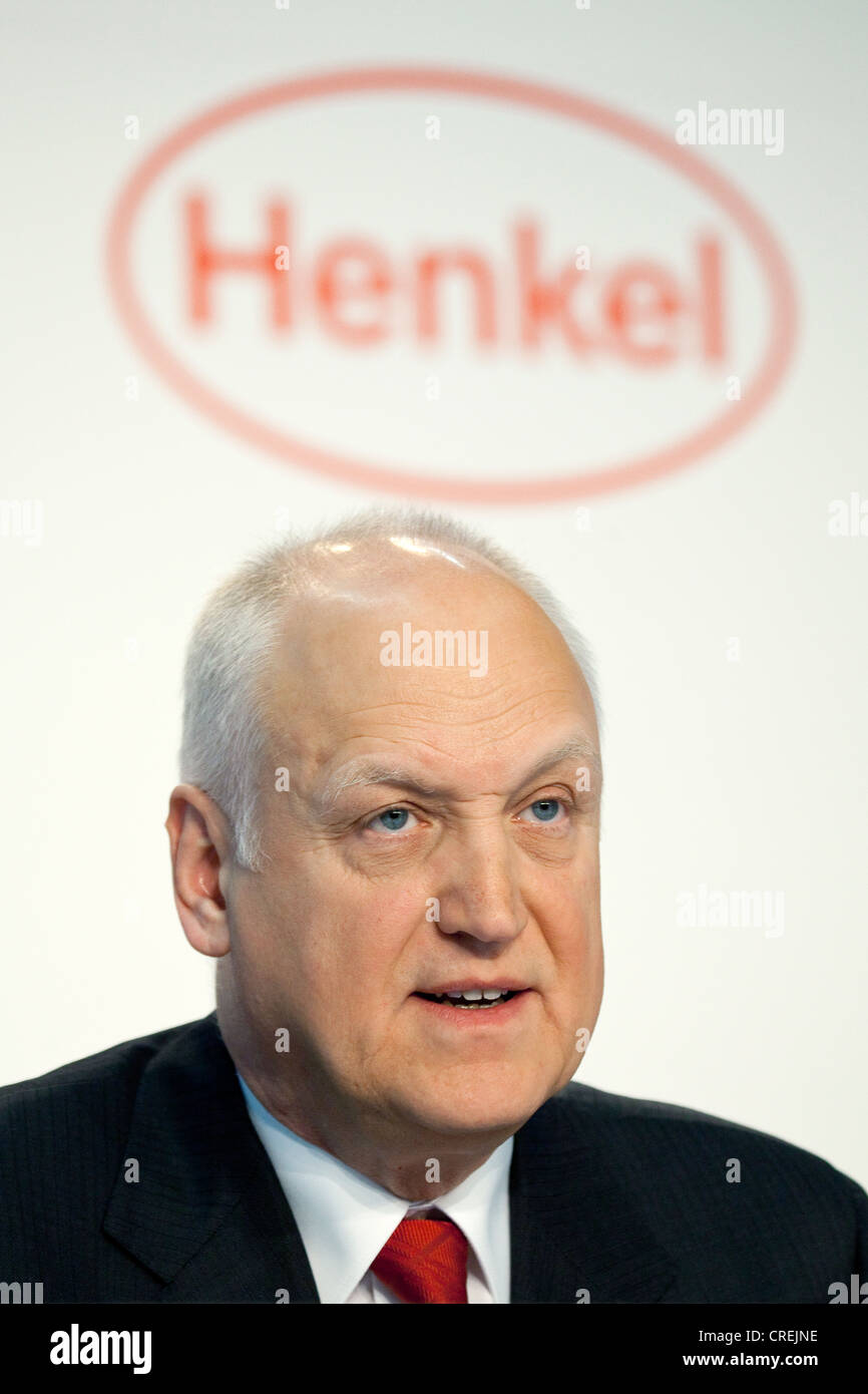 Lothar Steinebach, Chief Financial Officer, CFO der Henkel AG & Co.KG während der Jahresabschluss-Pressekonferenz am Stockfoto