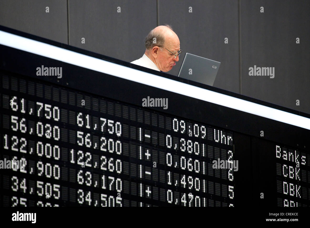 Kurs-Board von den DAX auf dem Parkett der Frankfurter Börse, Deutsche Boerse AG Stockfoto