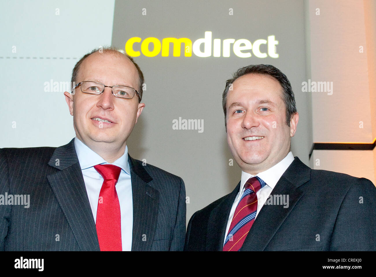 Thorsten Reitmeyer, links, Vorstandsvorsitzender der Comdirect Bank AG, und Christian Diekmann, Chief Financial Officer der Comdirect Bank AG, während Stockfoto