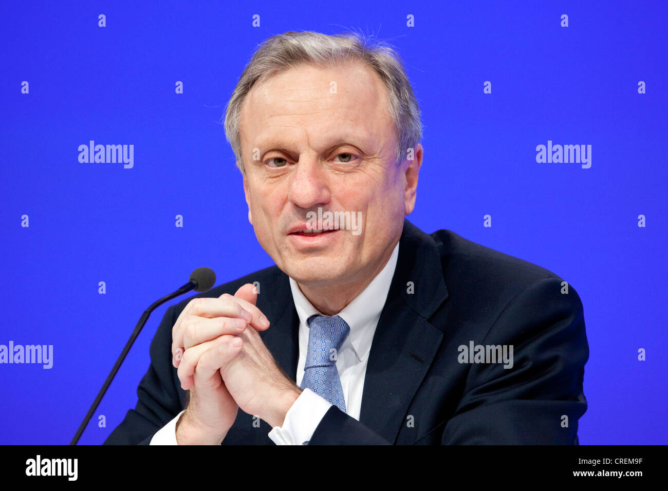 Werner Brandt, links, CFO der SAP AG, während der Pressekonferenz am Jahresabschluss der SAP AG am 26.01.2011 in Frankfurt am Stockfoto