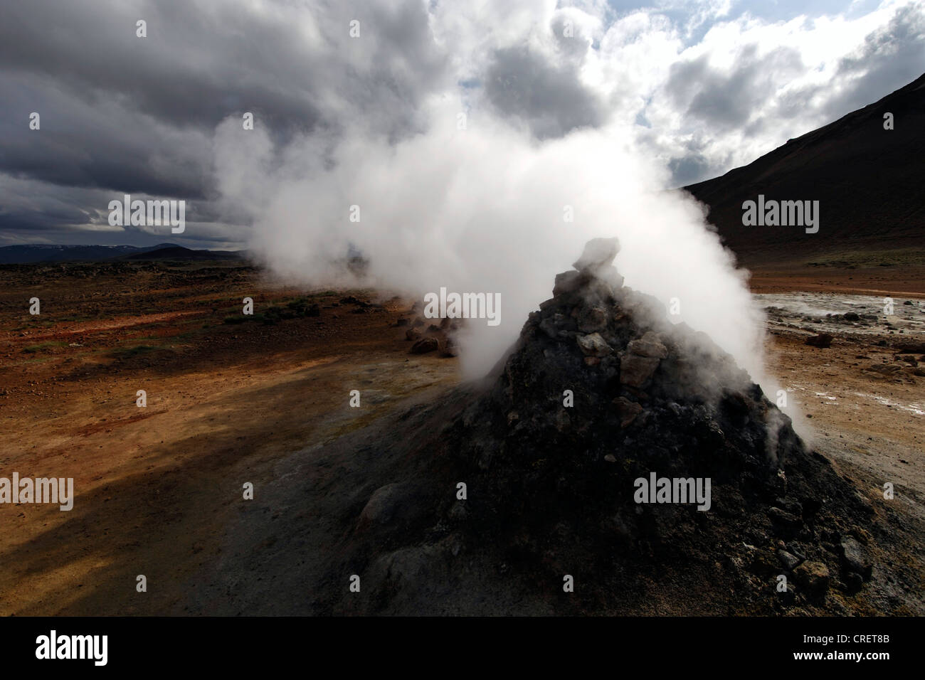 Dampfenden geothermalen Schlot oder Fumarole am Hverarond in der Nähe von Myvatn, Island Stockfoto