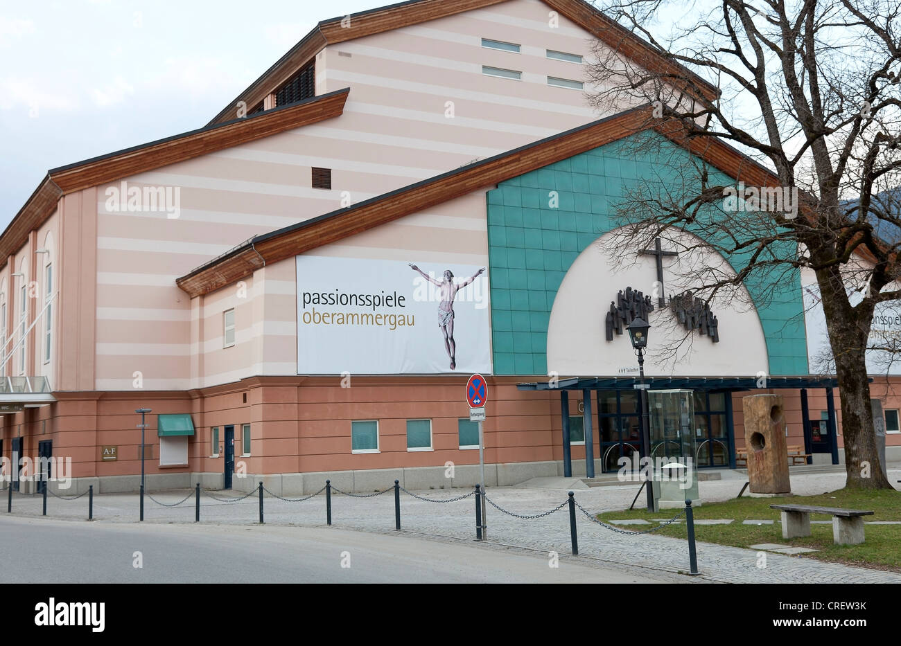 Das Theater, Gebäude, wo die berühmte religiöse "Passion Play" in Oberammergau, Bayern, Deutschland stattfindet. Stockfoto