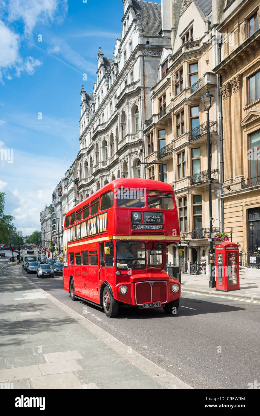 Traditionellen Routemaster Bus am Piccadilly, London, England. Stockfoto