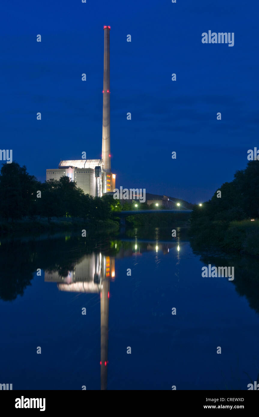 Fernheizwerk von Saarbrücken bei Nacht, Deutschland, Saarland, Saarbrücken Stockfoto