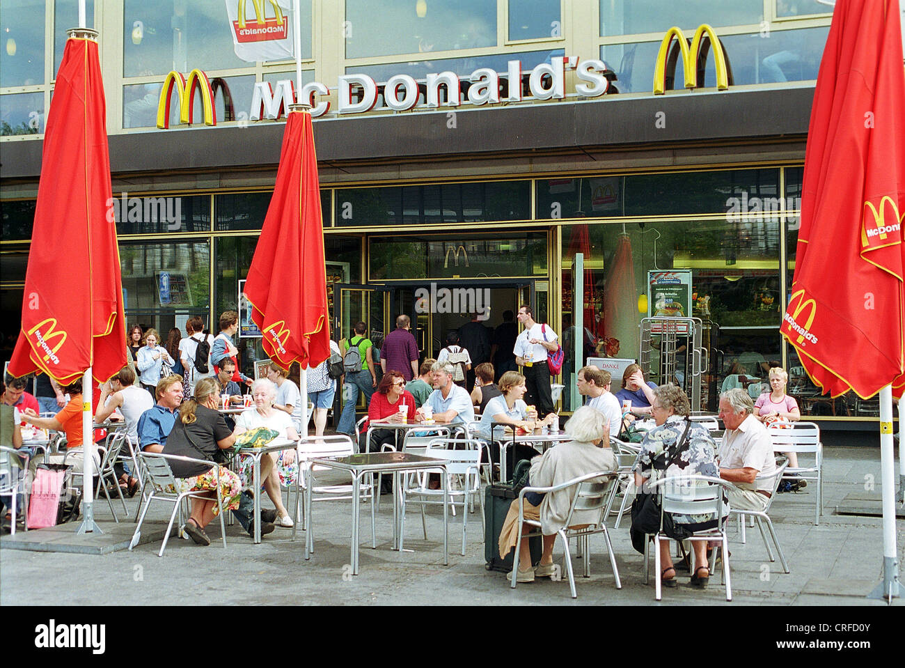 McDonald's am Bahnhof Zoo, Berlin, Deutschland Stockfotografie Alamy