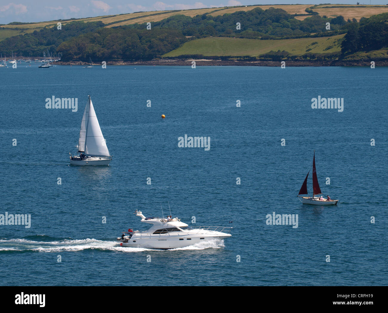 Sportboote auf der Fal-Mündung, Falmouth, Cornwall, UK Stockfoto