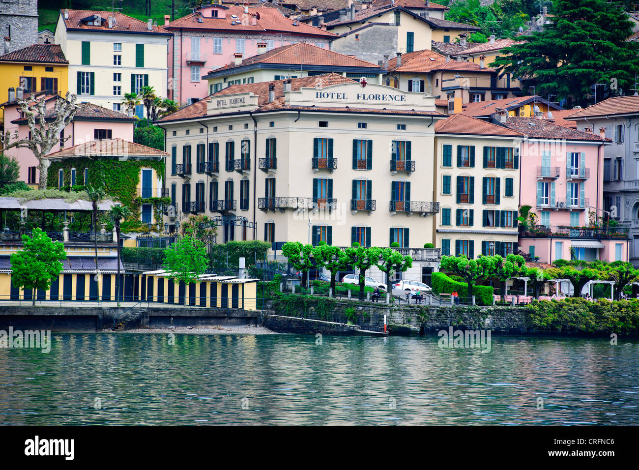 Bellagio, See überqueren, Hotels, Restaurants auf der Vorderseite zurück Straßen, Geschäfte, Blick auf den See, Gärten, Comer See, italienische Seen, Italien Stockfoto