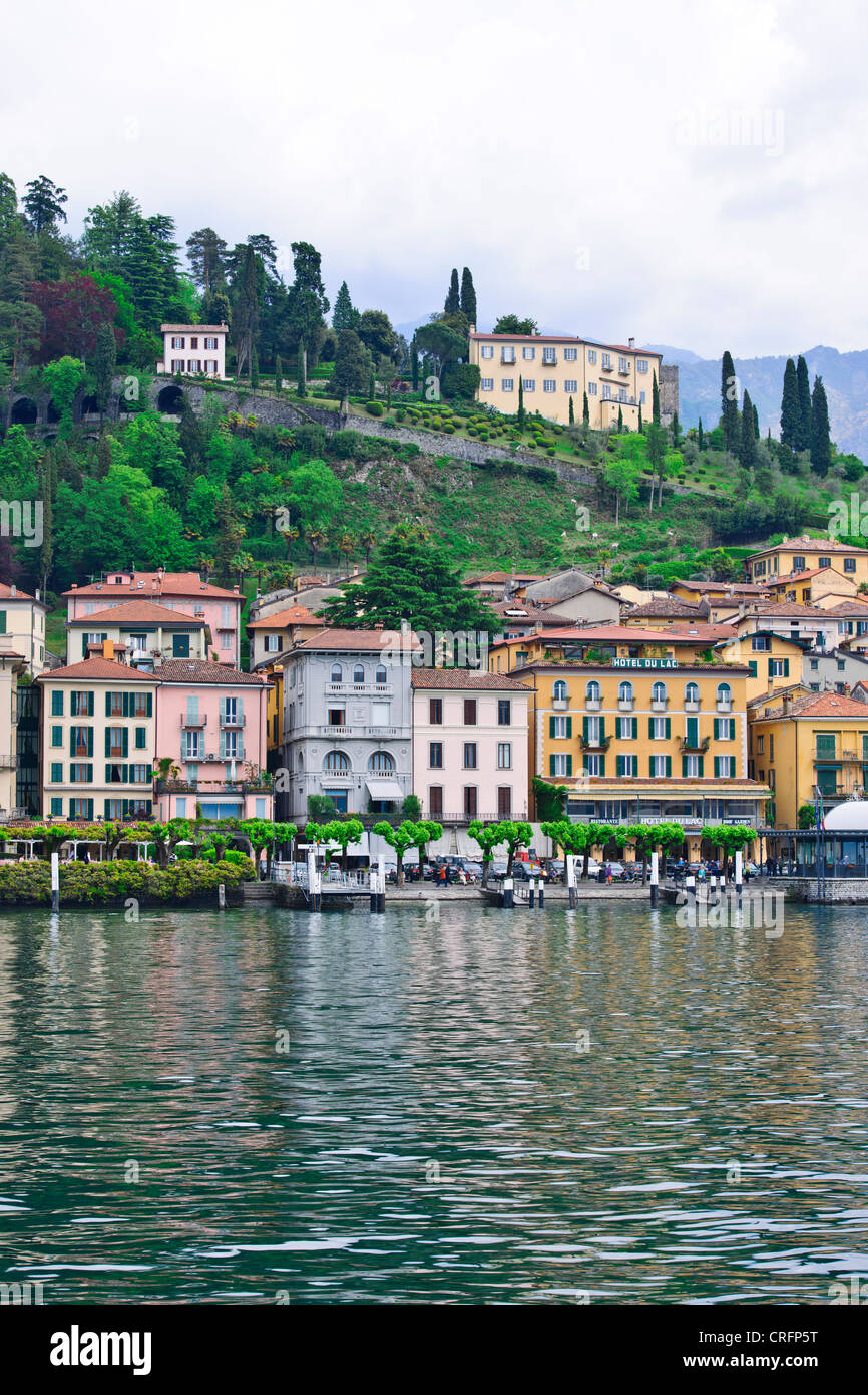 Bellagio, See überqueren, Hotels, Restaurants auf der Vorderseite zurück Straßen, Geschäfte, Blick auf den See, Gärten, Comer See, italienische Seen, Italien Stockfoto