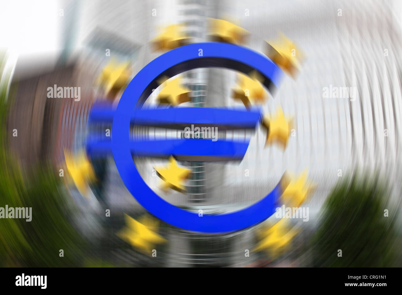 EURO-Krise - Europäische Zentralbank (EZB) mit dem Euro-Zeichen außerhalb in Frankfurt (Main) Stockfoto