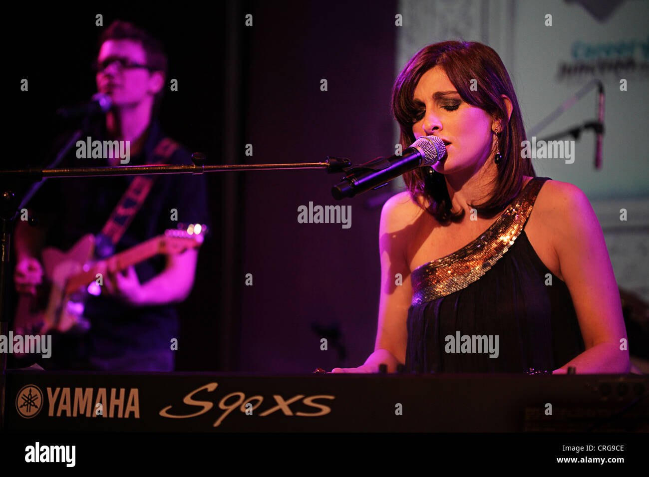 Louise Carver ist eine südafrikanische Folk-Rock-Singer-Songwriterin und Pianistin. Stockfoto