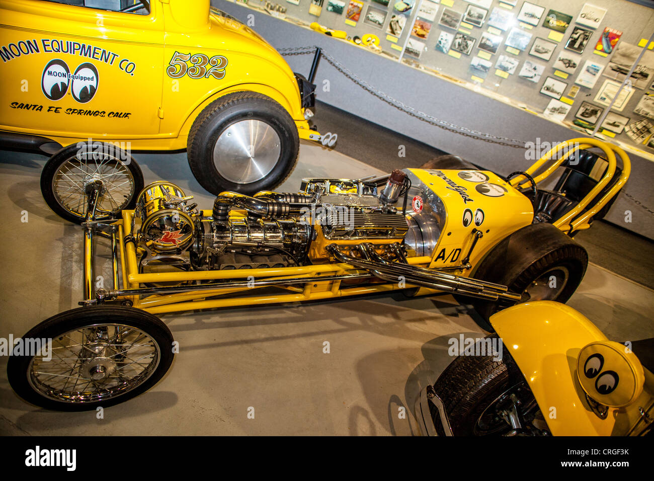 Hot Rods, Dragster, Sportwagen und Land Speed Record Autos im Wally Parks NHRA Museum in Pomona Kalifornien Stockfoto